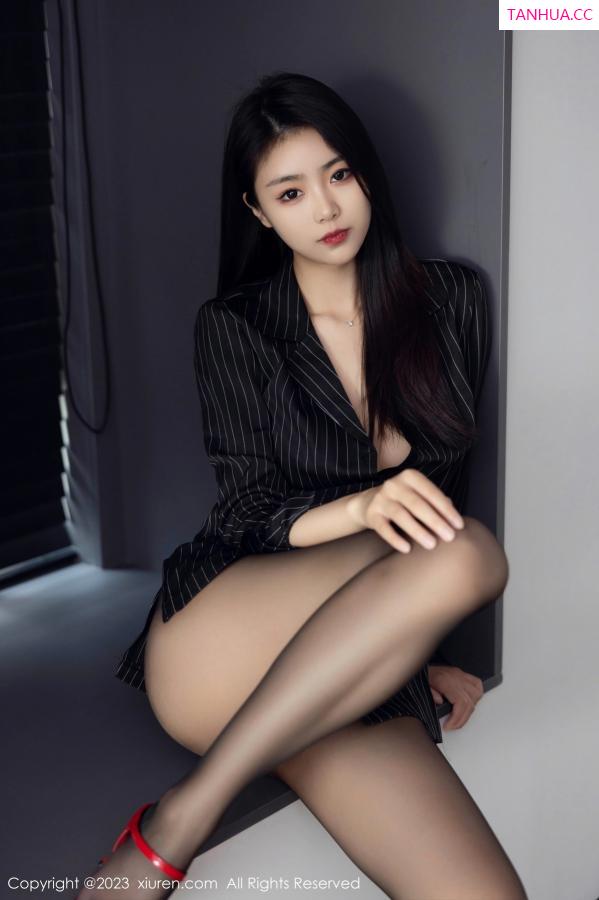 可乐Vicky  [XiuRen]高清写真图 2023.05.05 No.6677 可乐Vicky 黑丝美腿第38张图片